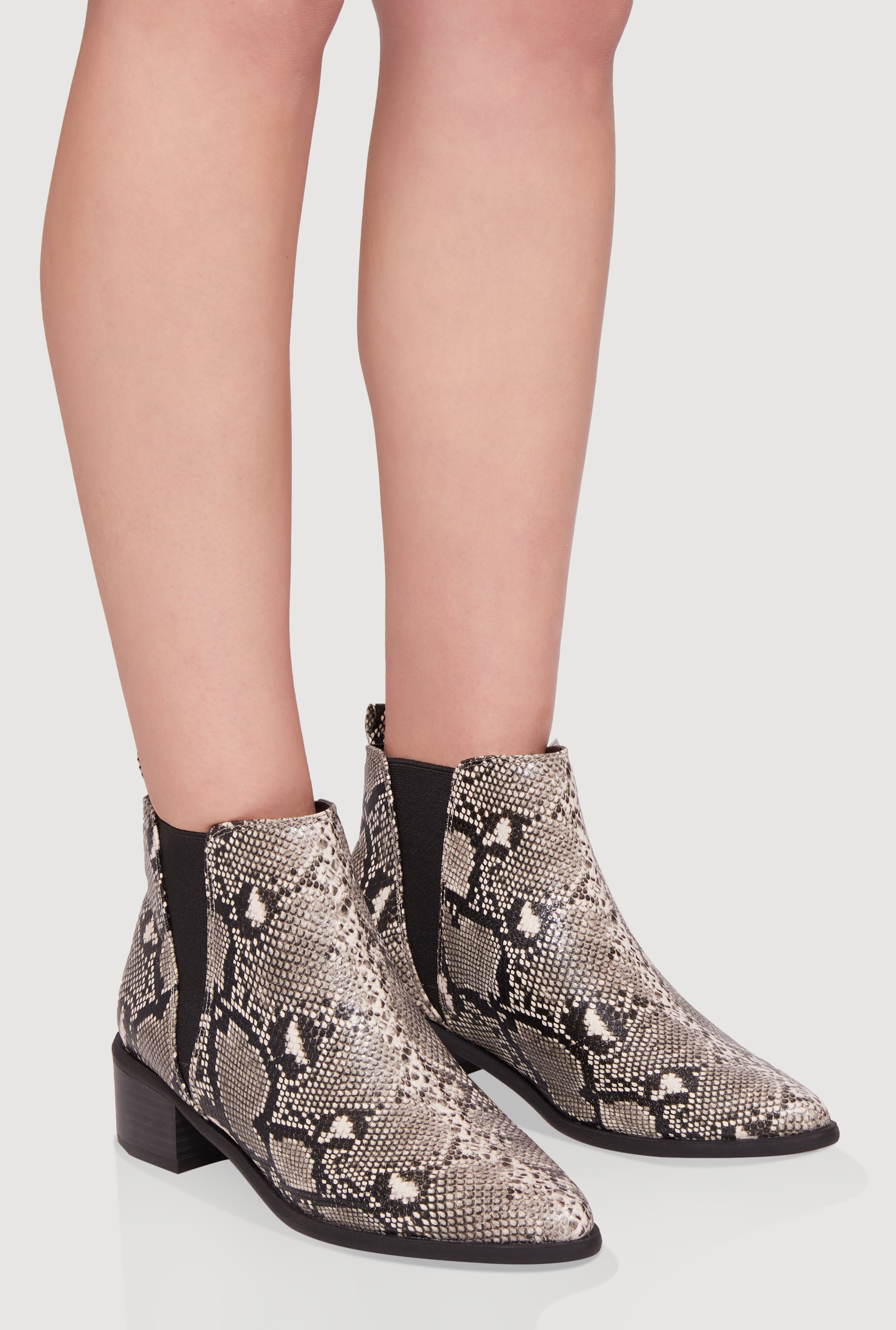 Trendy Pointy Toe Block Heel Chelsea Boots