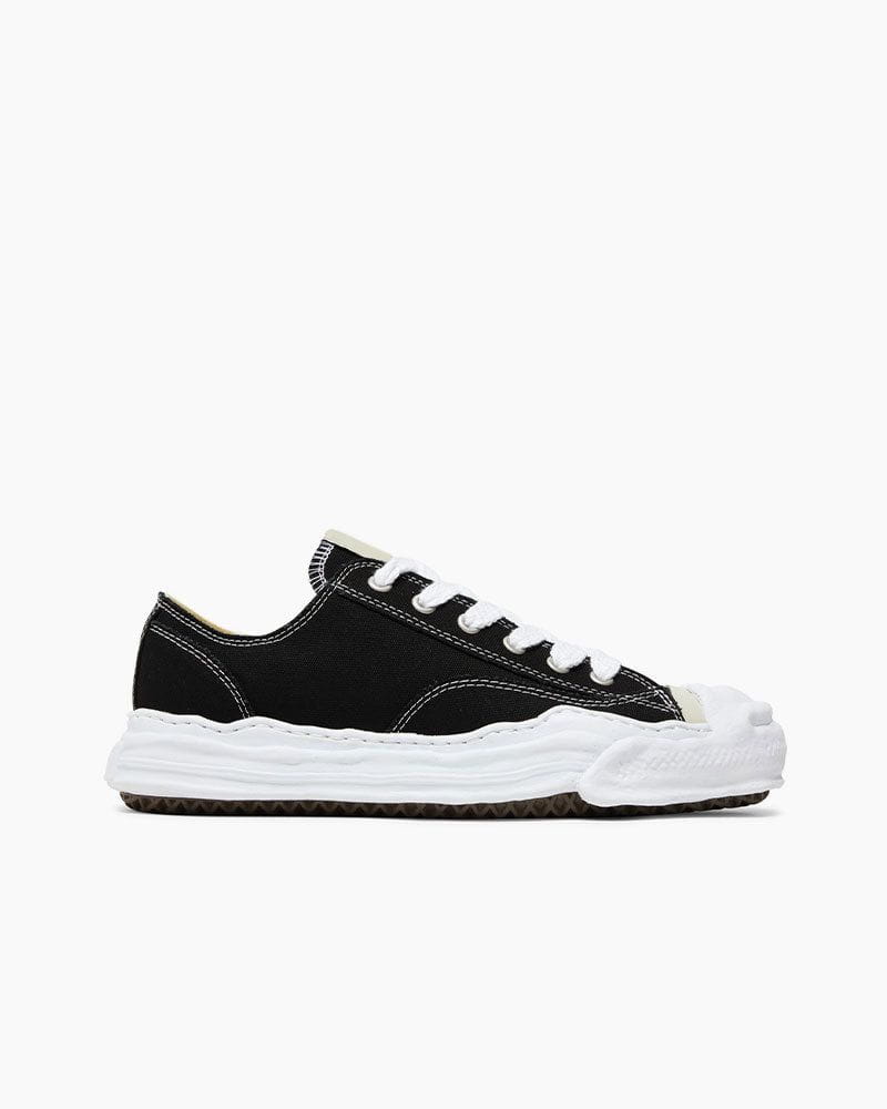 OG Sole Hank Low-Top Canvas Sneakers in Black White